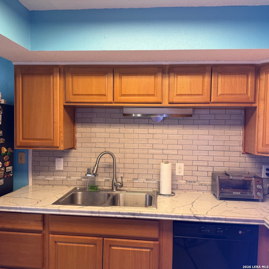 7123 Thrush View San Antonio TX 78209