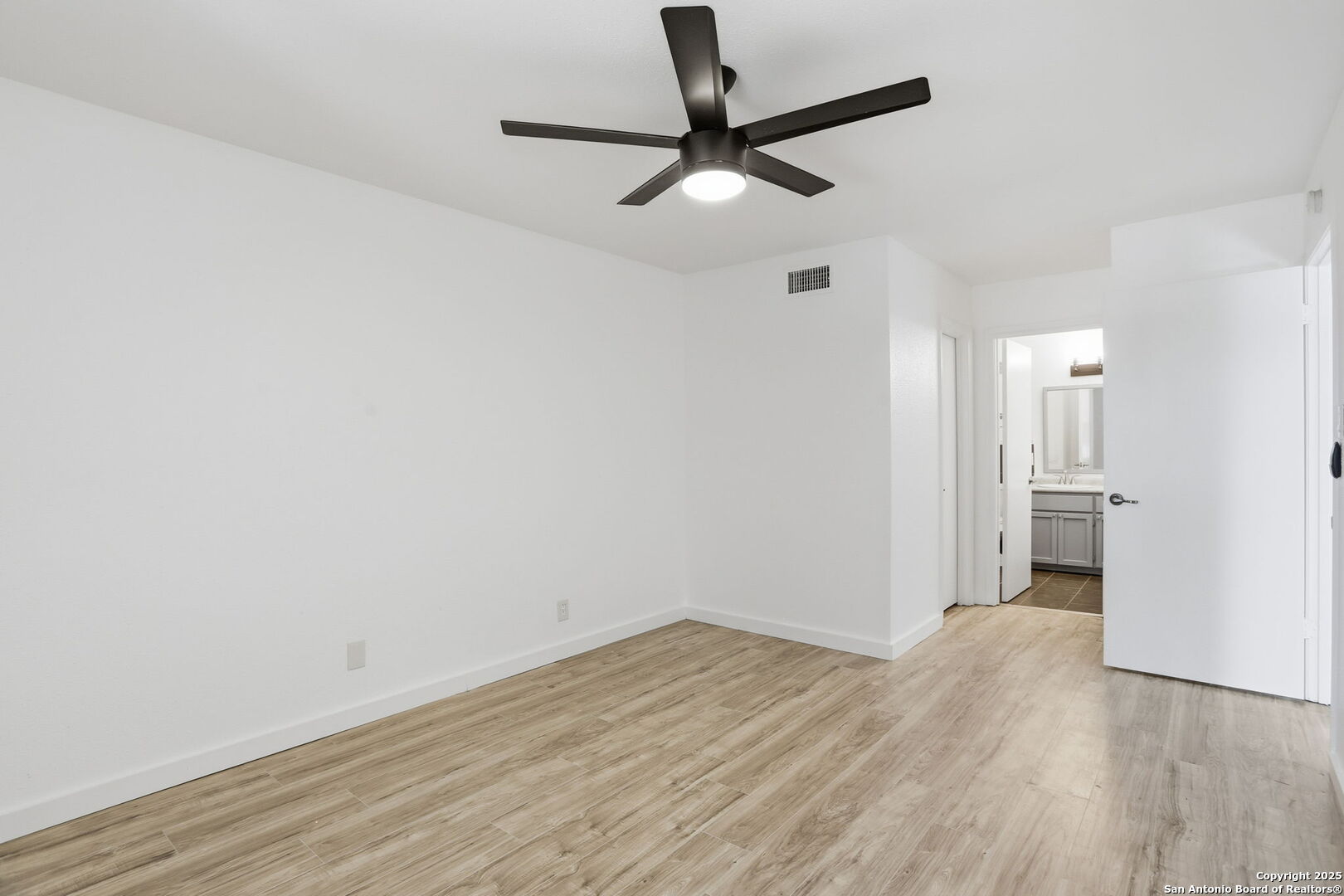 2935 Nacogdoches San Antonio TX 78217