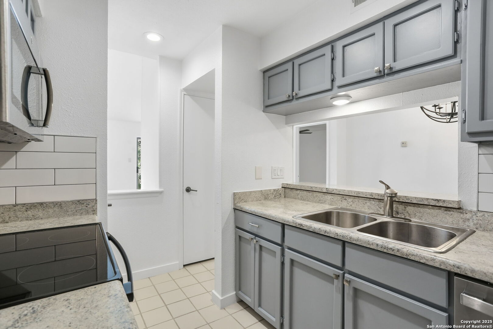 2935 Nacogdoches San Antonio TX 78217