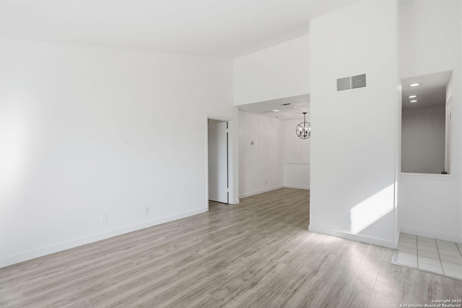 2935 Nacogdoches San Antonio TX 78217