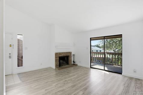 2935 Nacogdoches San Antonio TX 78217