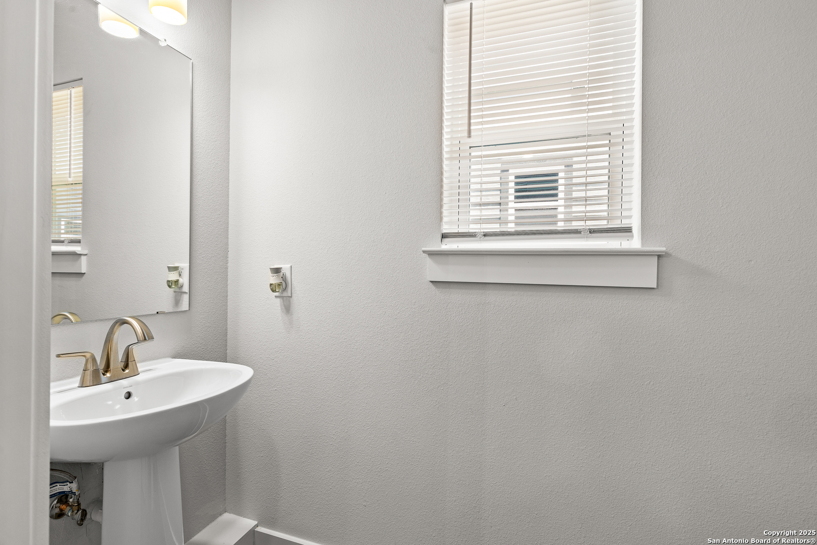 415 Ira Avenue San Antonio TX 78209