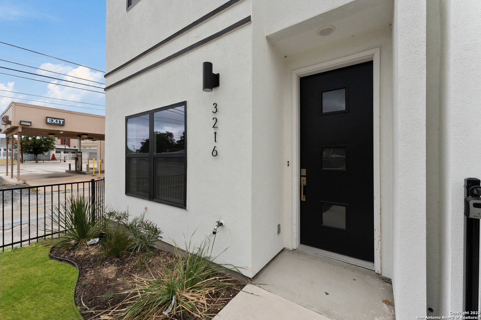 1735 W Gramercy San Antonio TX 78201