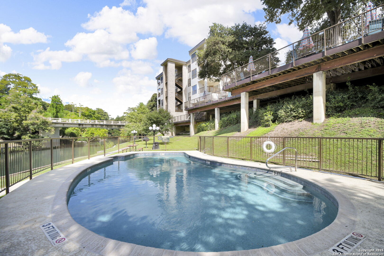 401 W Lincoln New Braunfels TX 78130
