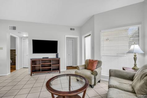 401 W Lincoln New Braunfels TX 78130