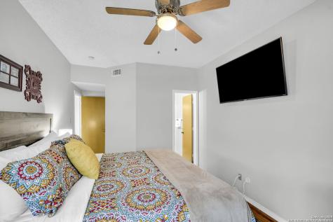 401 W Lincoln New Braunfels TX 78130