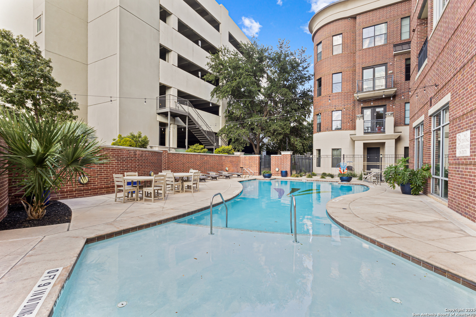 215 N Center Street San Antonio TX 78202