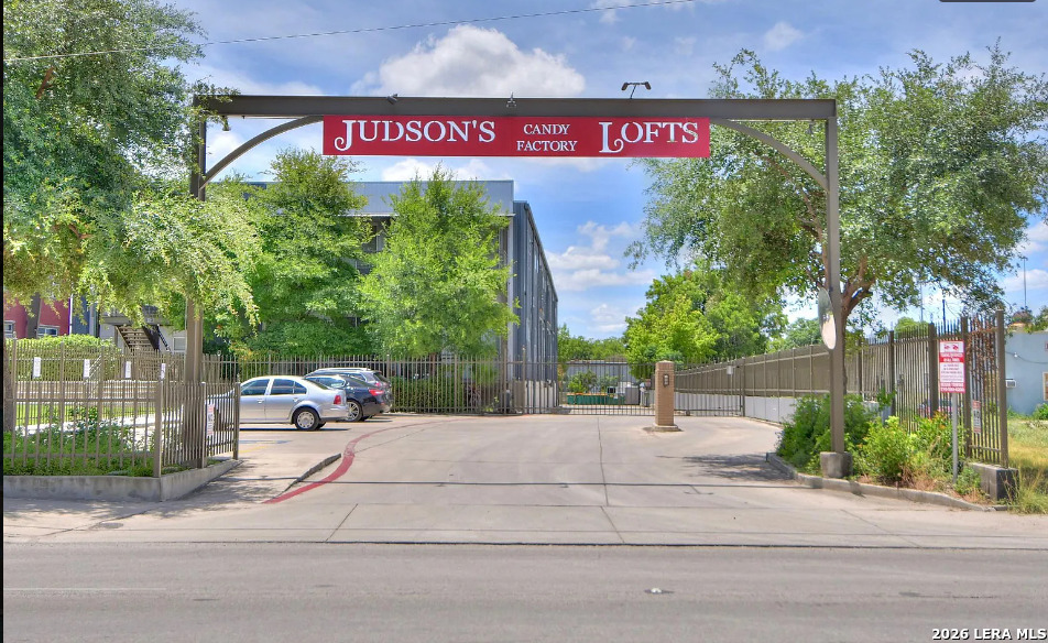 831 S Flores Street San Antonio TX 78204