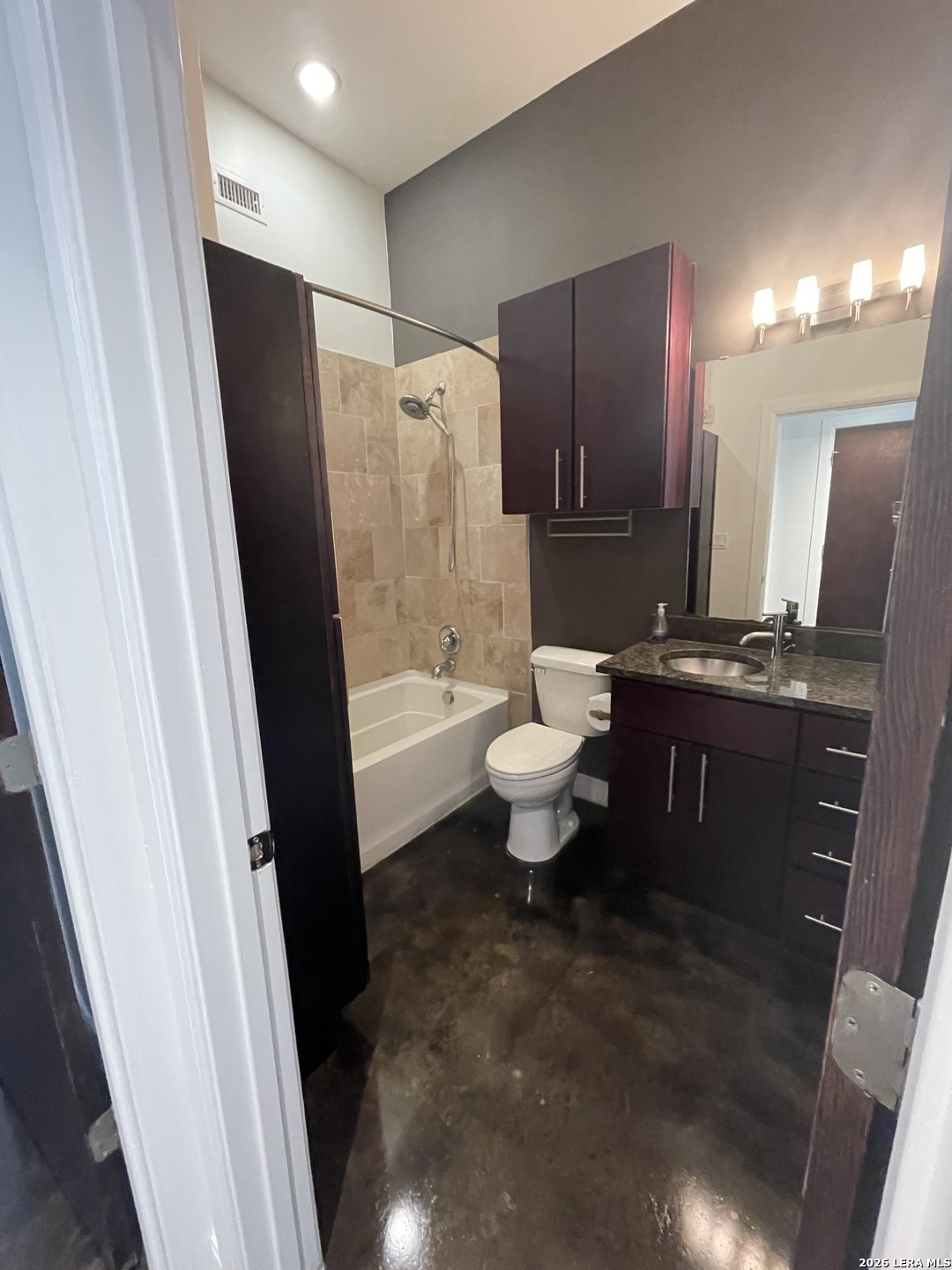831 S Flores Street San Antonio TX 78204