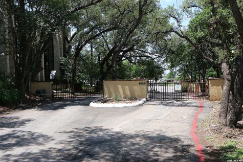 8642 Fredericksburg San Antonio TX 78240