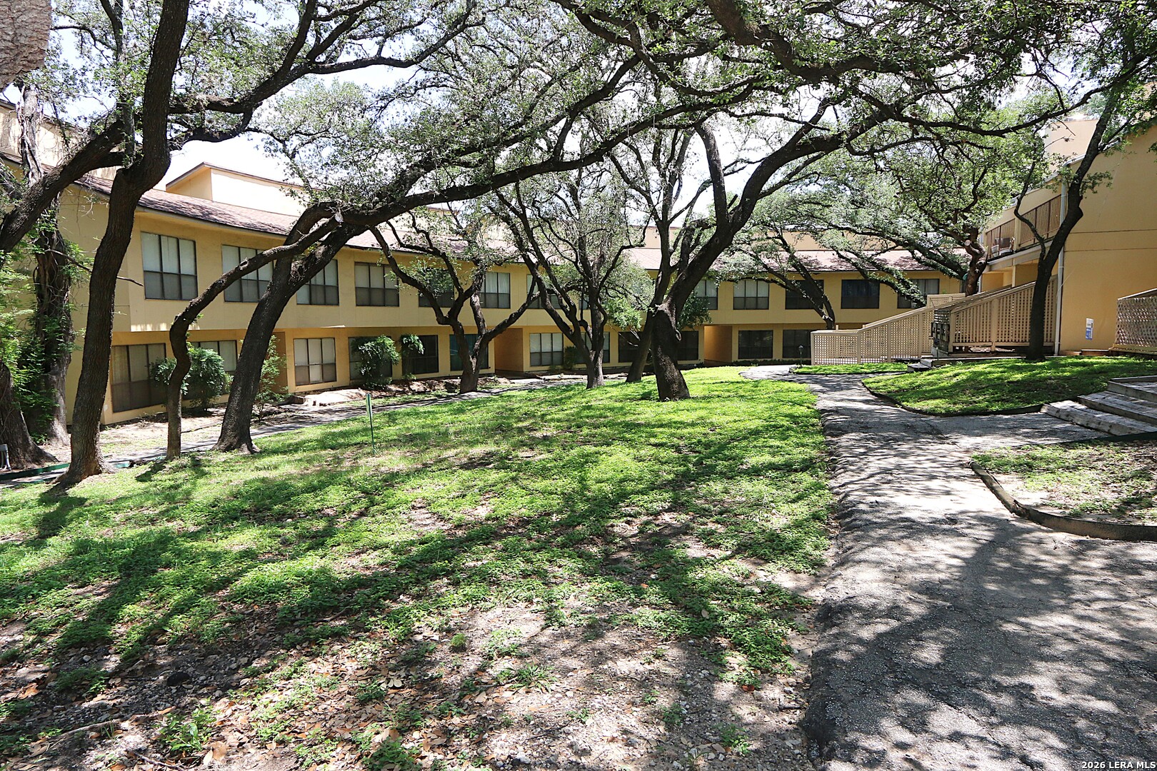 8642 Fredericksburg San Antonio TX 78240