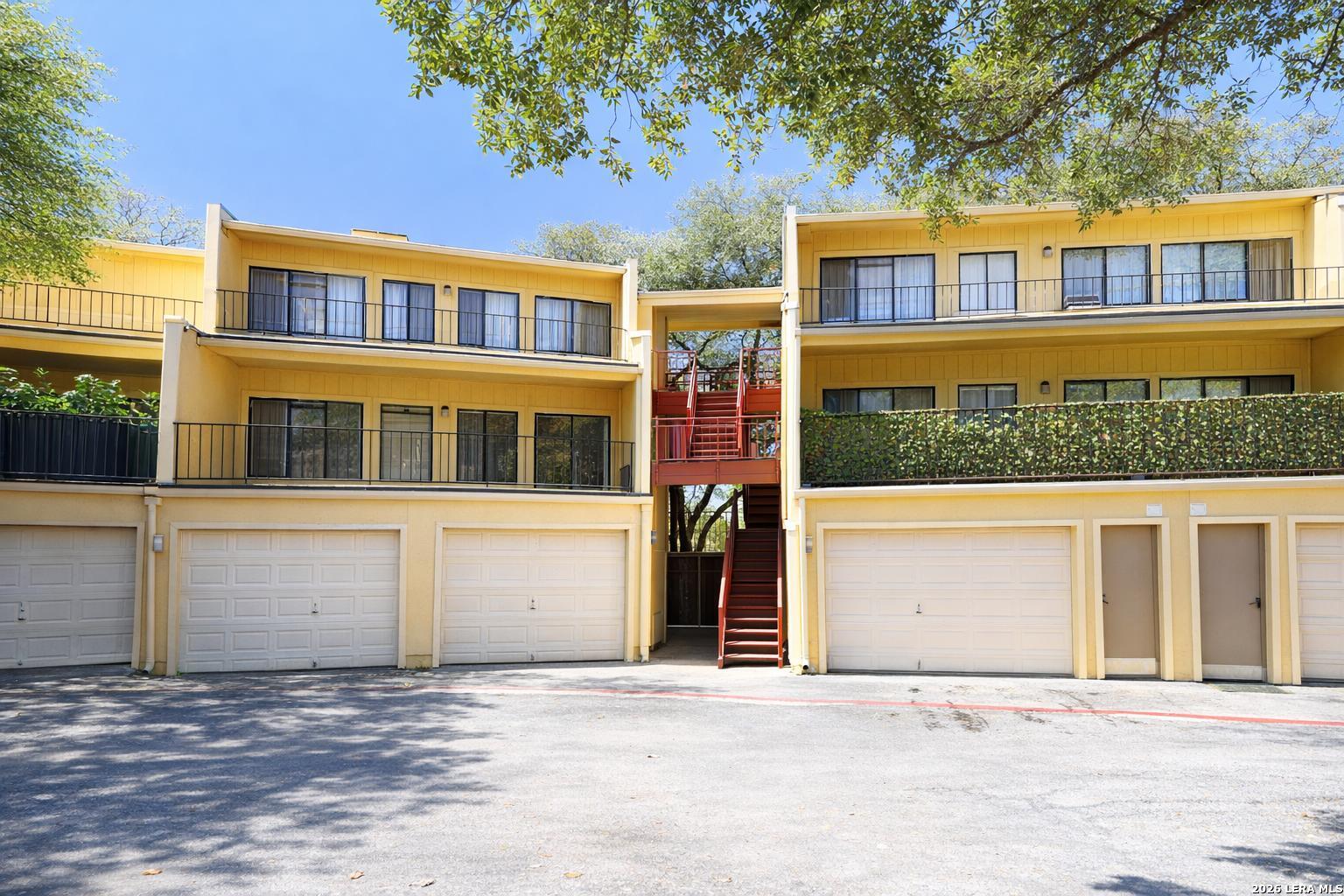 8642 Fredericksburg San Antonio TX 78240