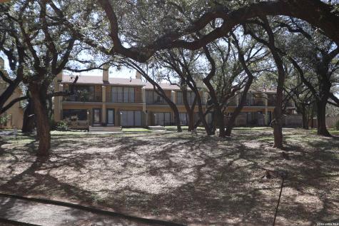 8642 Fredericksburg San Antonio TX 78240