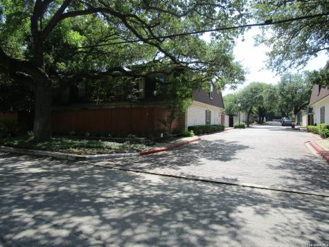 1045 Shook Avenue Olmos Park TX 78212