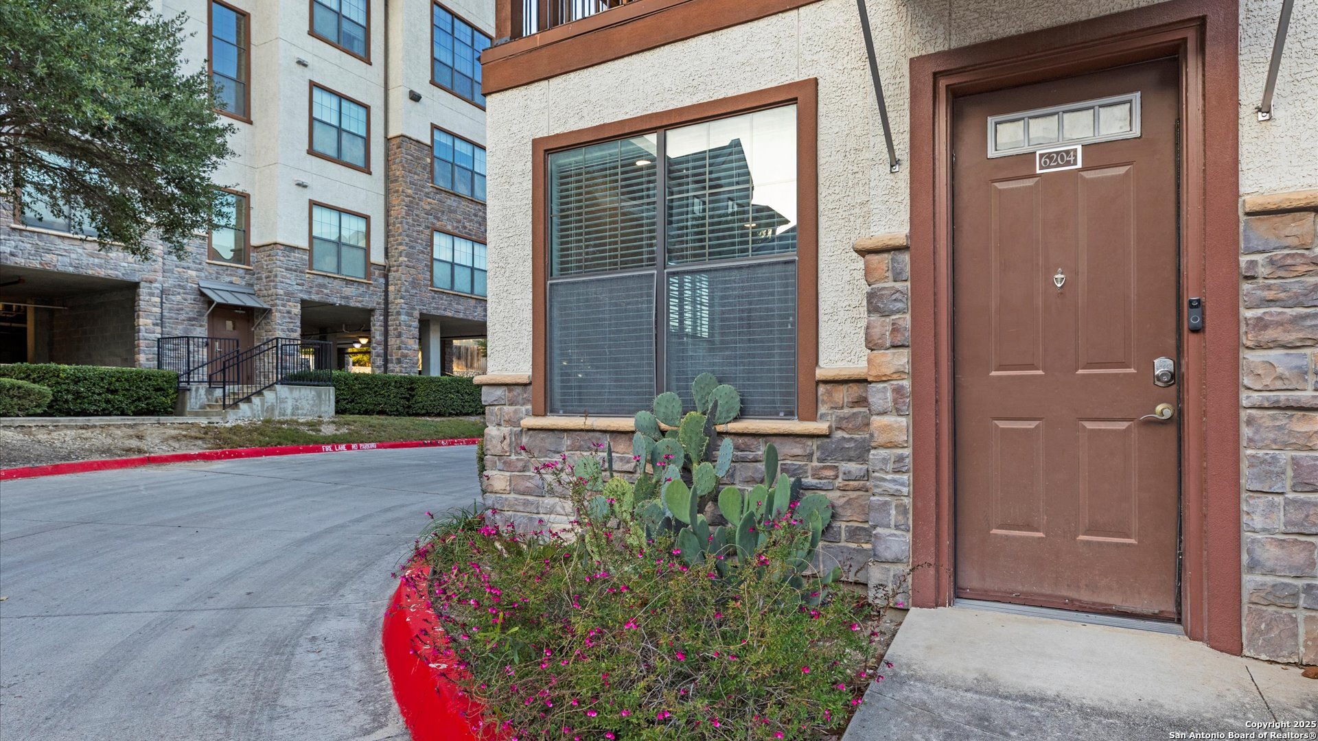 7342 Oak Manor San Antonio TX 78229