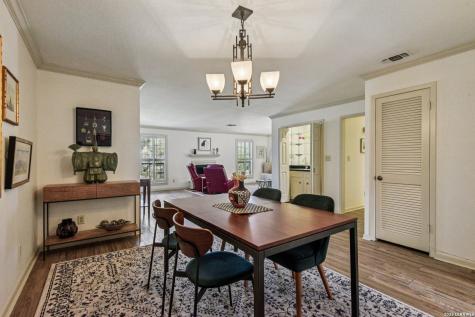 2611 Eisenhauer San Antonio TX 78209