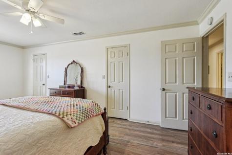 2611 Eisenhauer San Antonio TX 78209