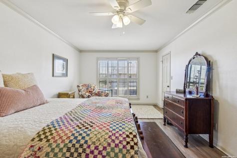 2611 Eisenhauer San Antonio TX 78209