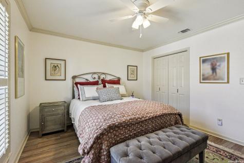 2611 Eisenhauer San Antonio TX 78209