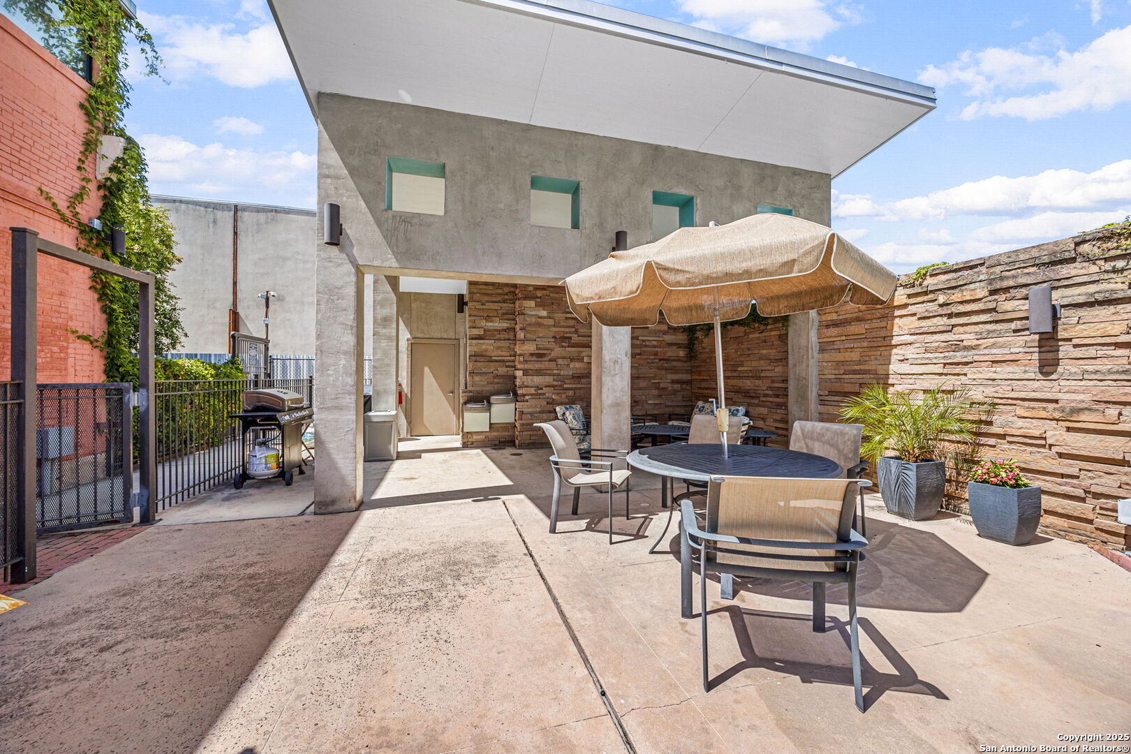 1401 S Flores Street San Antonio TX 78204