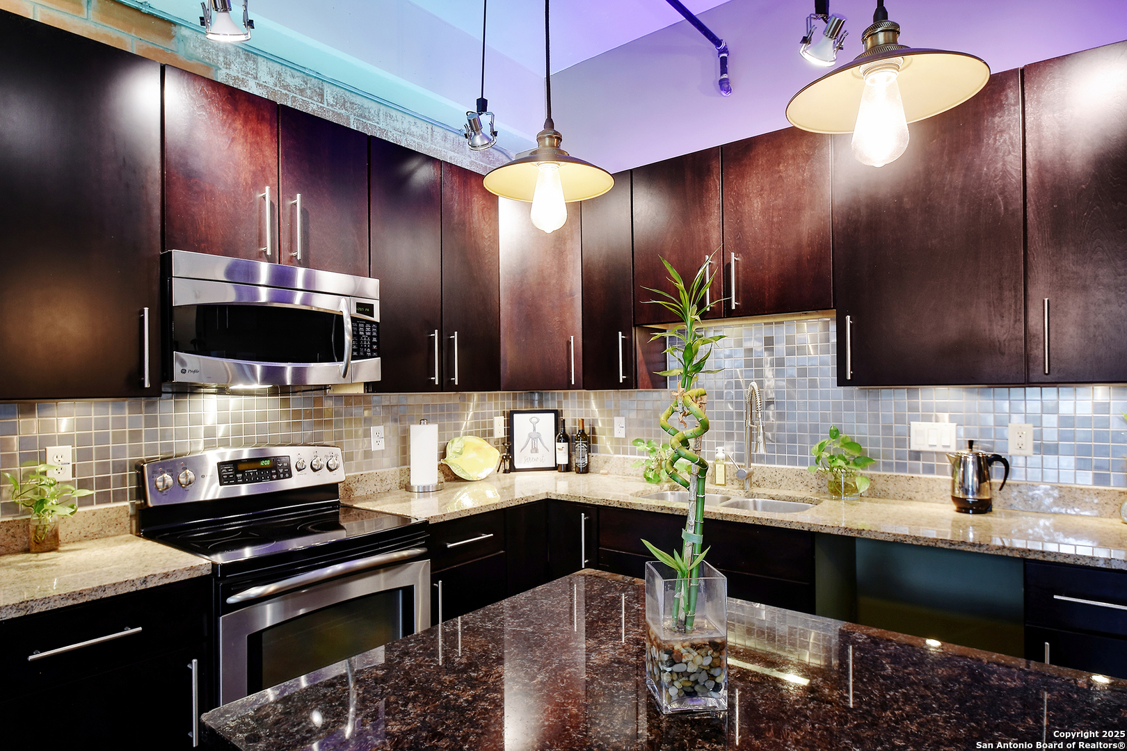 831 S Flores San Antonio TX 78204