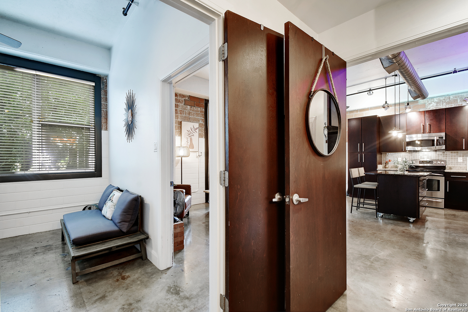 831 S Flores San Antonio TX 78204