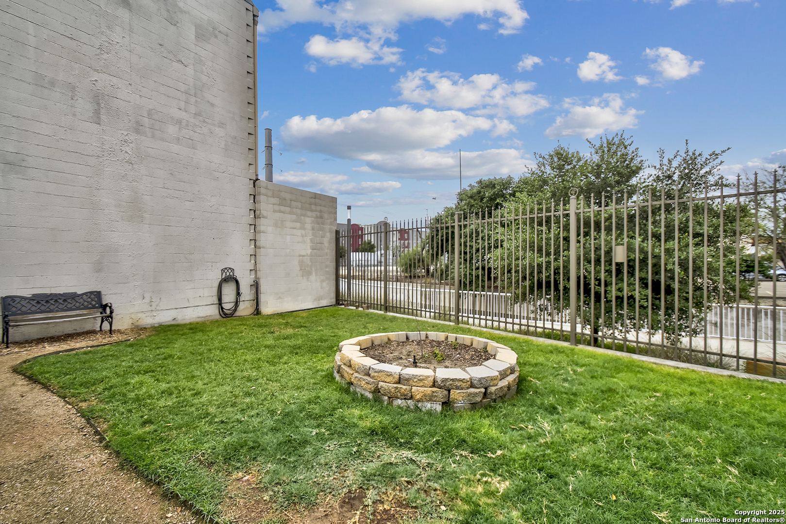 831 S Flores San Antonio TX 78204
