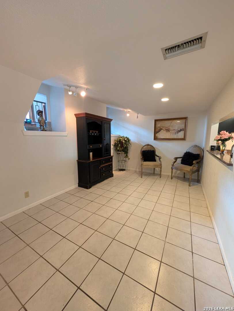 3103 Eisenhauer San Antonio TX 78209