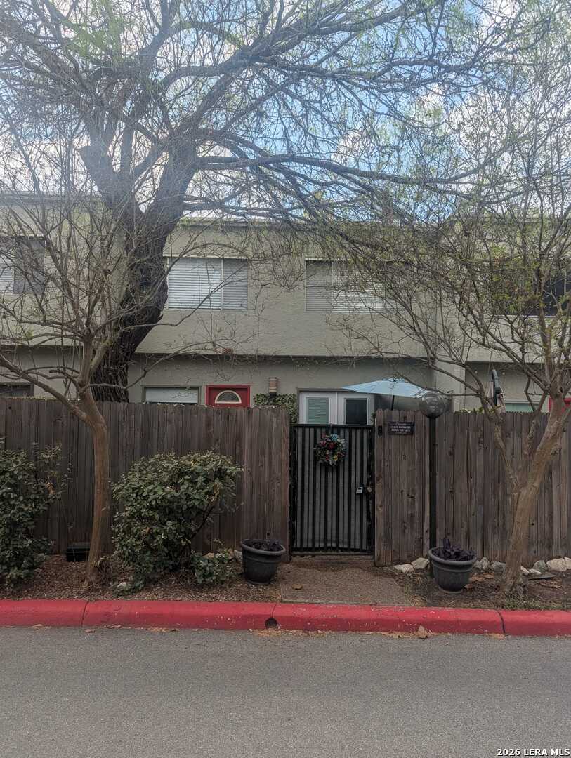3103 Eisenhauer San Antonio TX 78209
