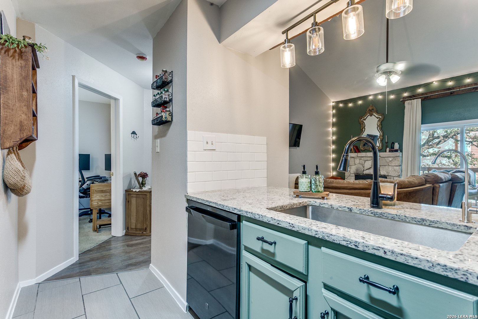 10527 Perrin Beitel San Antonio TX 78217
