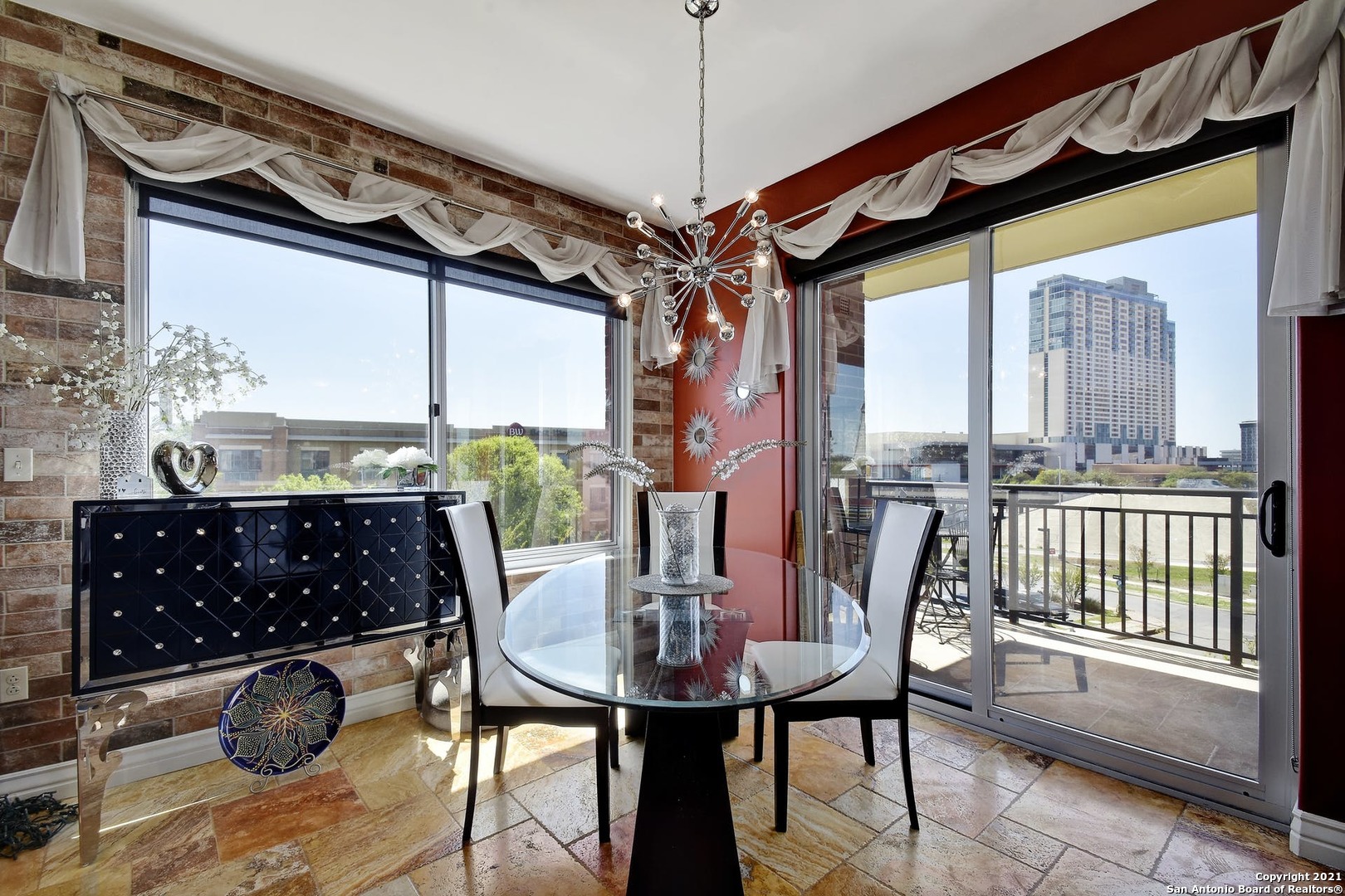 215 N Center San Antonio TX 78202