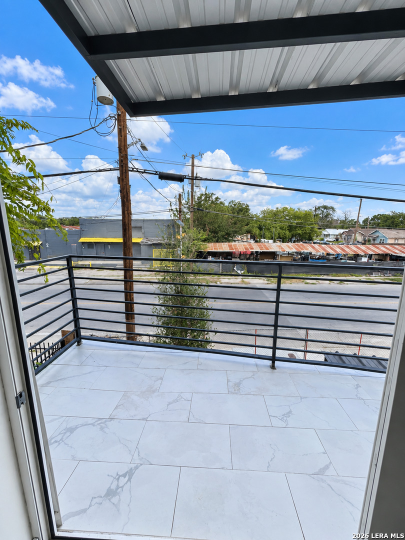 2619 S Flores Street San Antonio TX 78204