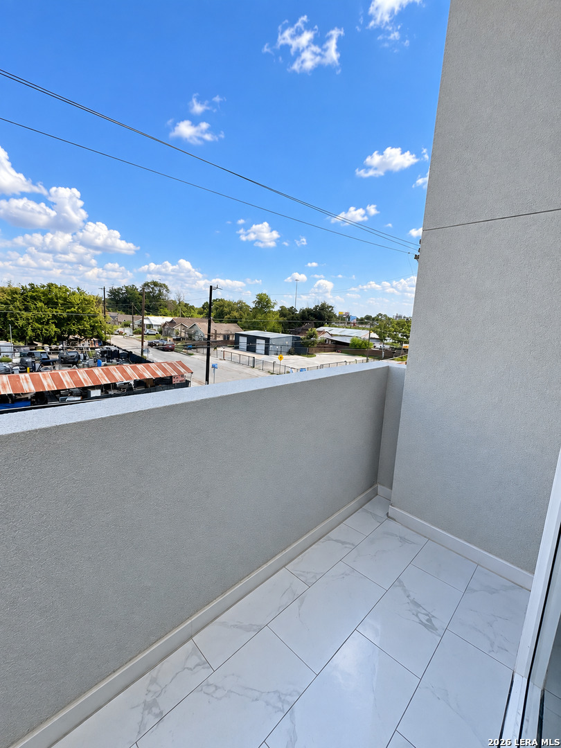 2619 S Flores Street San Antonio TX 78204
