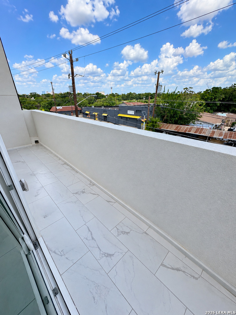 2619 S Flores Street San Antonio TX 78204