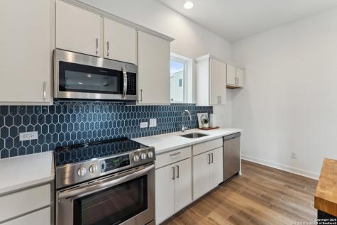 3214 N Elmendorf San Antonio TX 78201