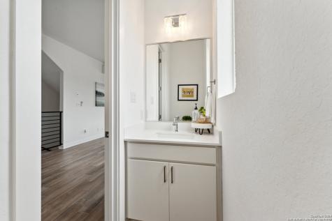 3214 N Elmendorf San Antonio TX 78201