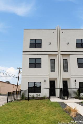 3214 N Elmendorf San Antonio TX 78201