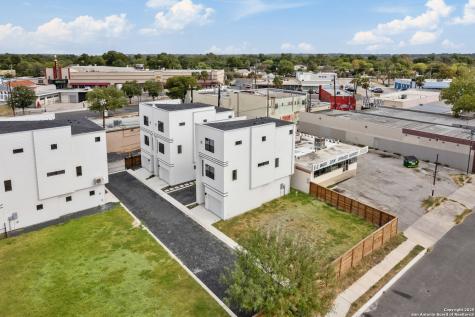 3214 N Elmendorf San Antonio TX 78201