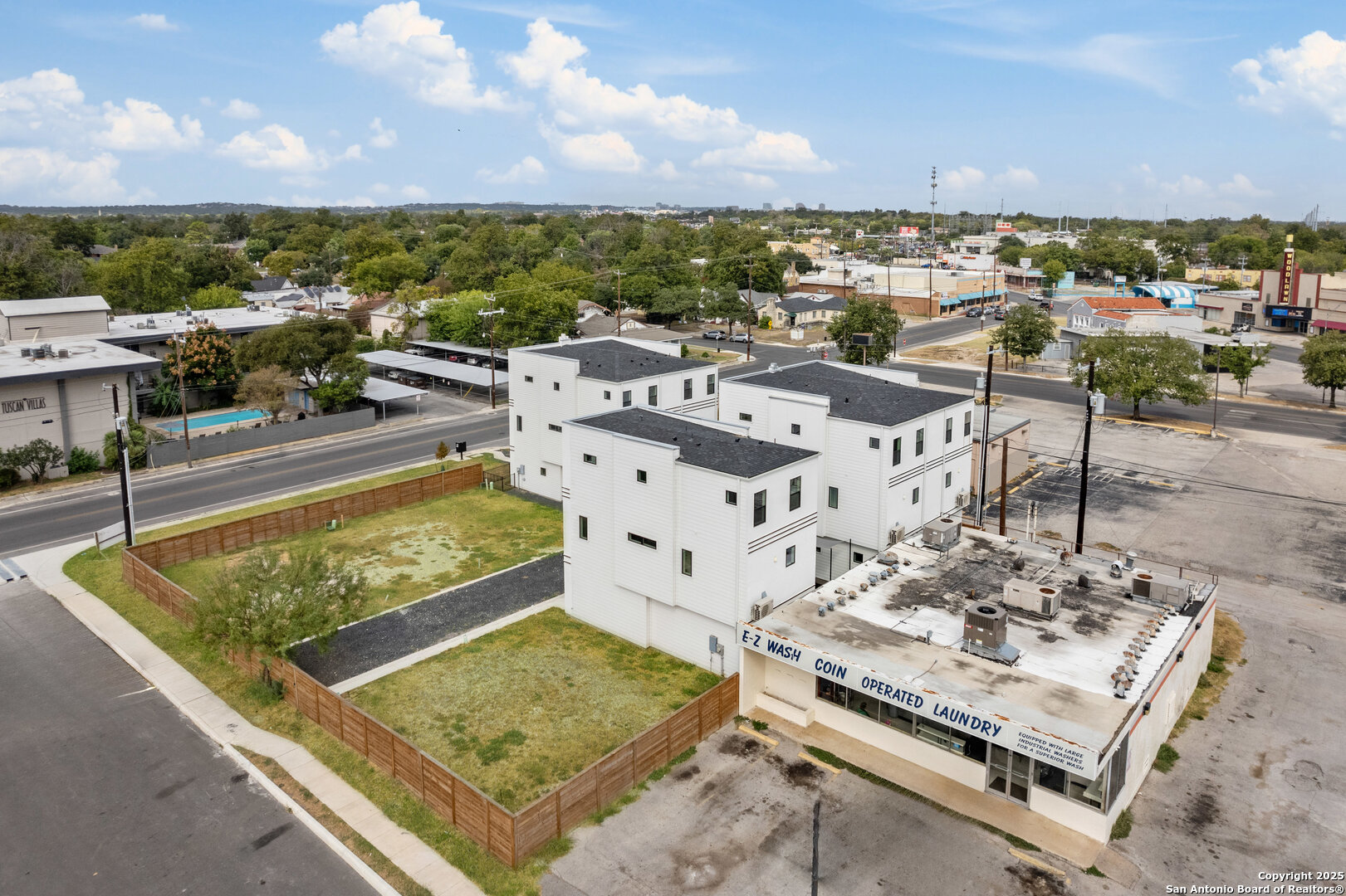 3214 N Elmendorf San Antonio TX 78201