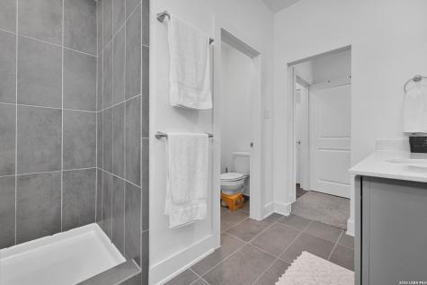 8851 Oakland San Antonio TX 78240