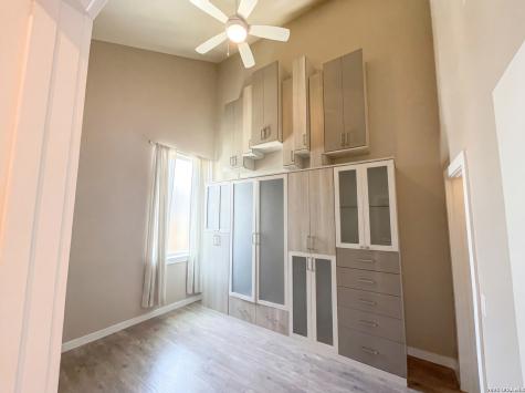 330 Clay San Antonio TX 78204
