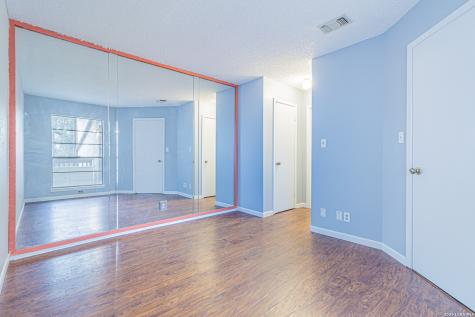 10527 Perrin Beitel San Antonio TX 78217