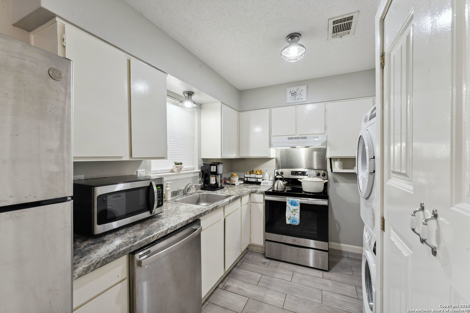 923 Vance Jackson San Antonio TX 78201