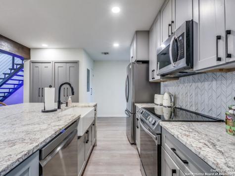 166 Elizabeth Road San Antonio TX 78209