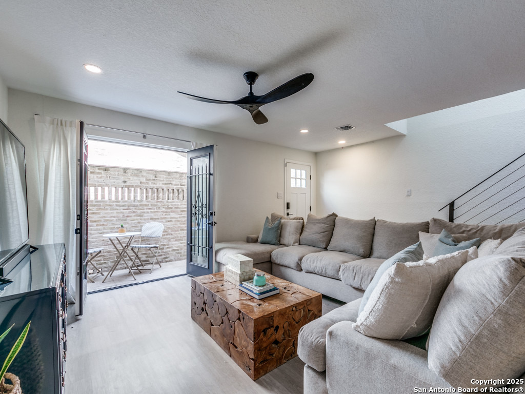 166 Elizabeth Road San Antonio TX 78209