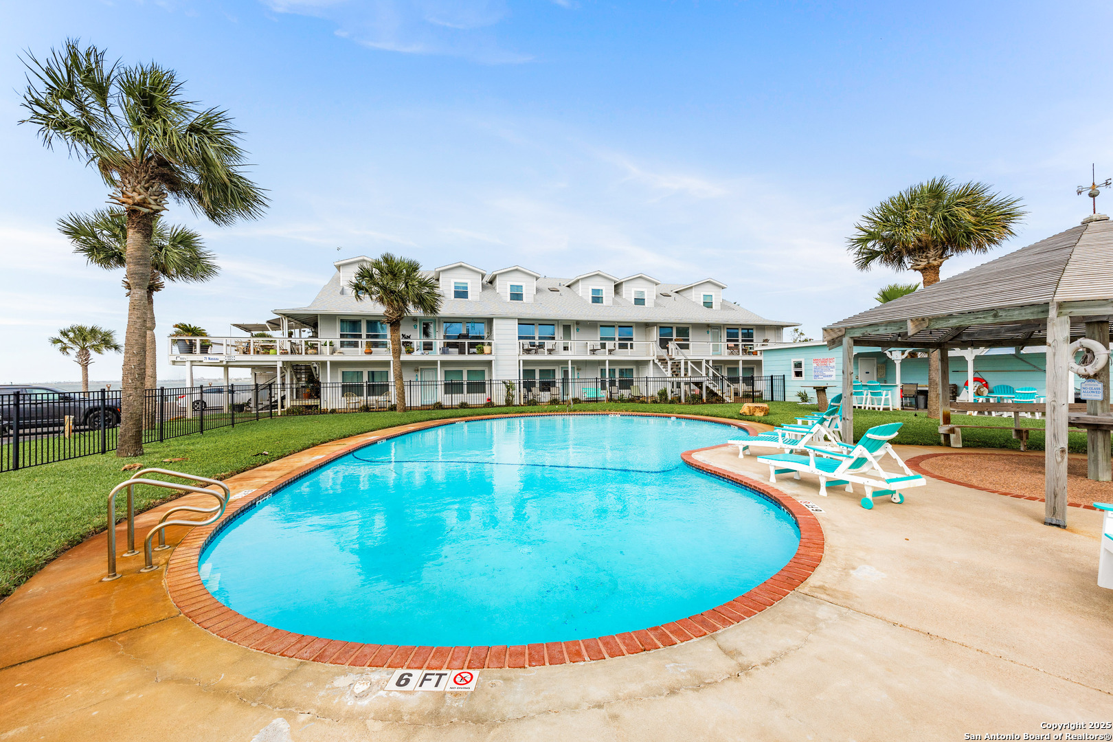 71 W Nassau Rockport TX 78382