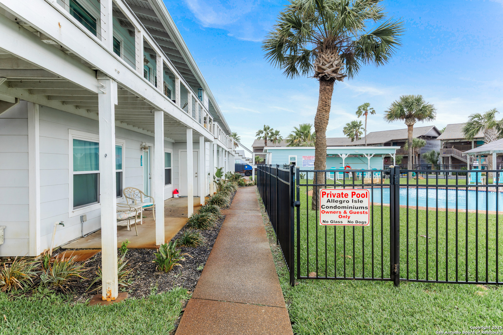 71 W Nassau Rockport TX 78382