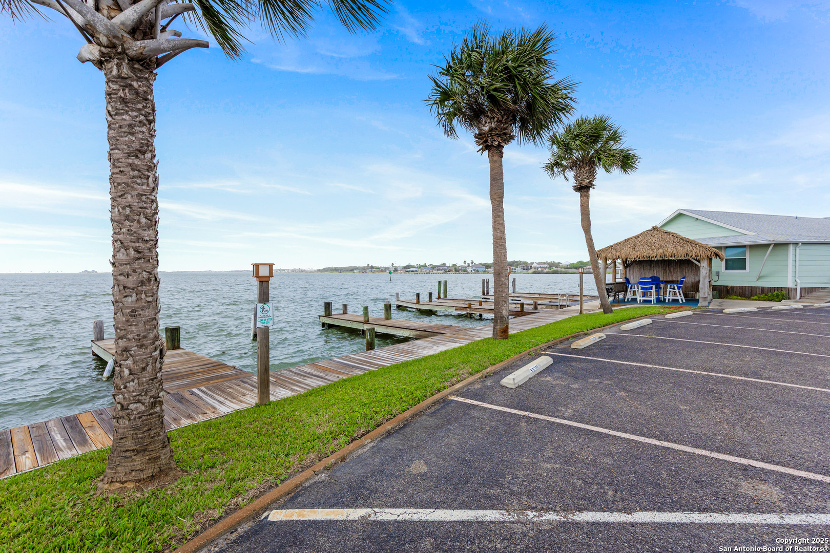 71 W Nassau Rockport TX 78382