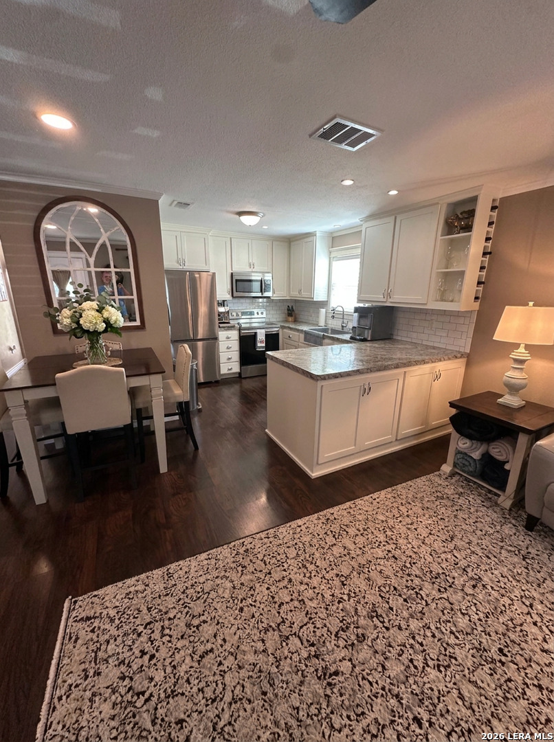 121 S Plant Avenue Boerne TX 78006