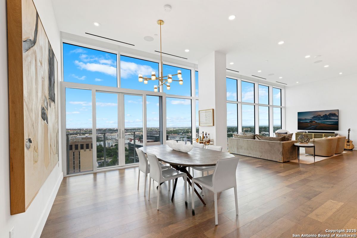 San Antonio TX, 123 Lexington, Unit 1806